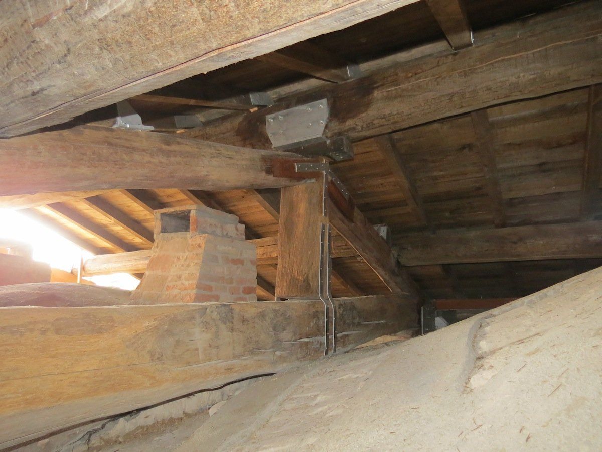 particular reinforced existing truss, support for ridge beam and tertiary, joists