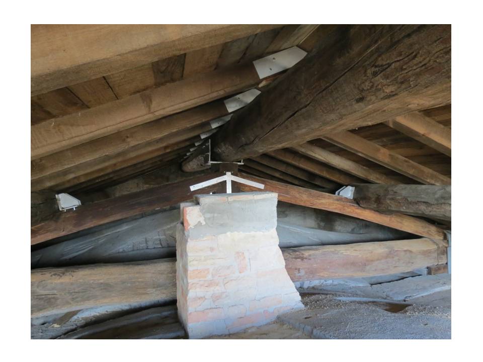 particular reinforced existing truss, support for ridge beam and tertiary, joists