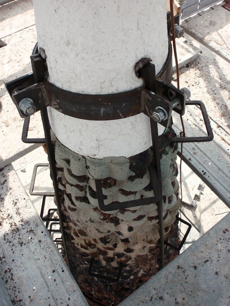 Detail of the first clamping of steel in confinement of the vertical staples