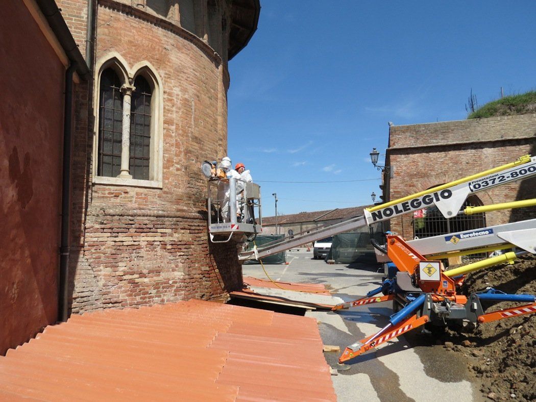 monitoring: laying of double jack on the left side of the apse