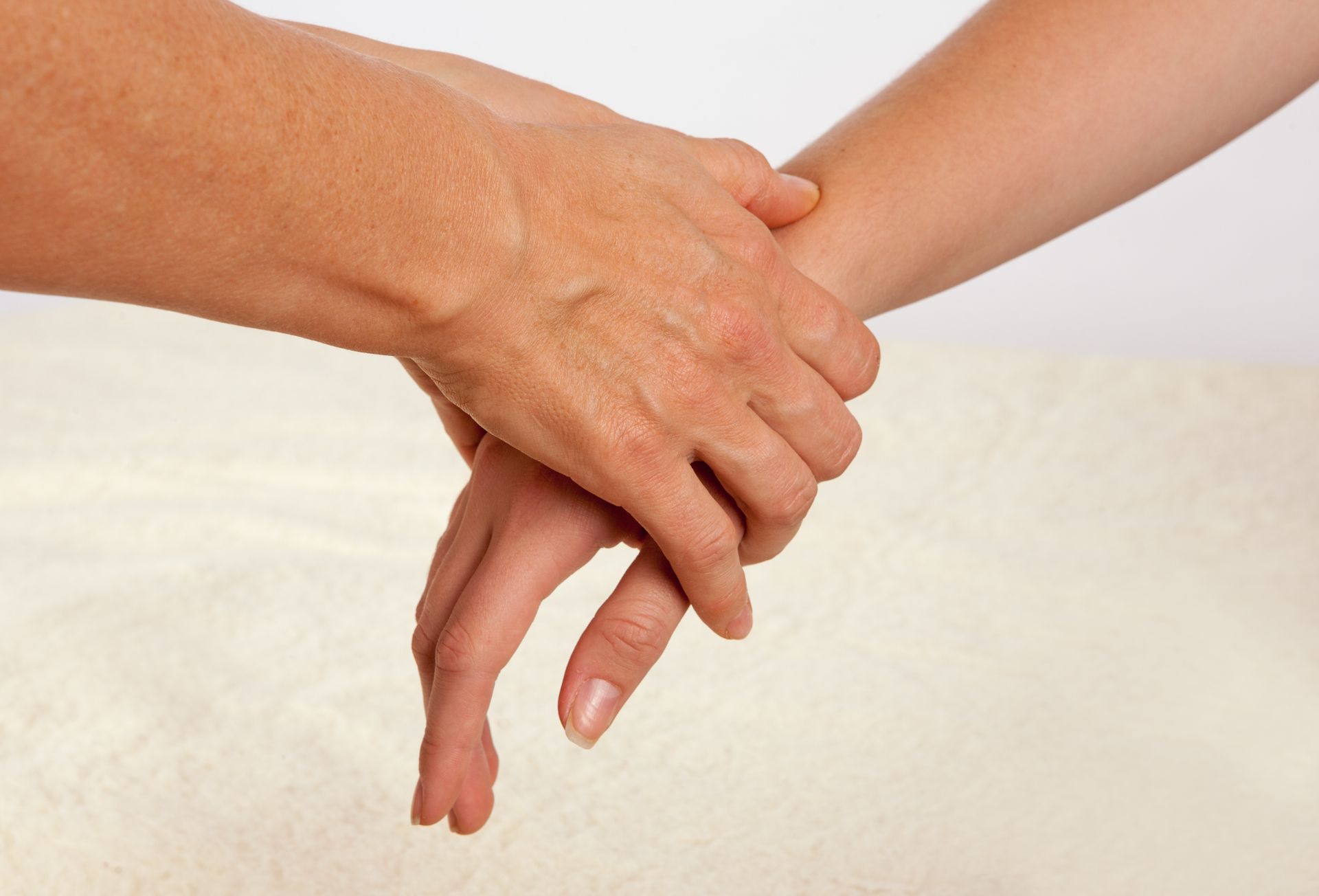 bowen therapy on a hand