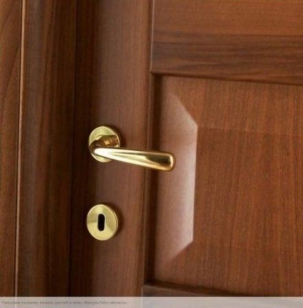 maniglia dorata per porte interne