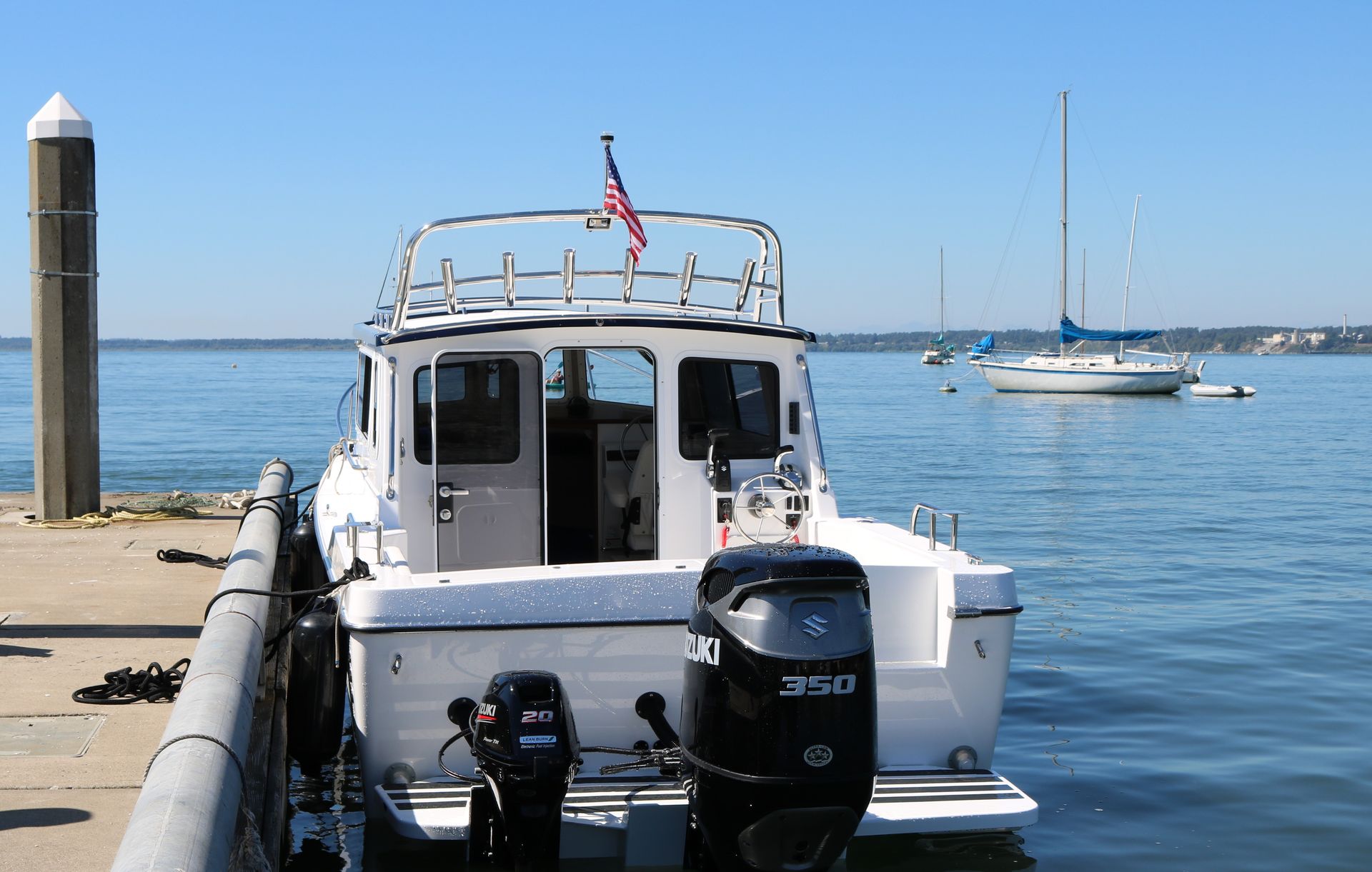 Roof Top Radar Arch by Tanner Manufacturing on an Osprey boat