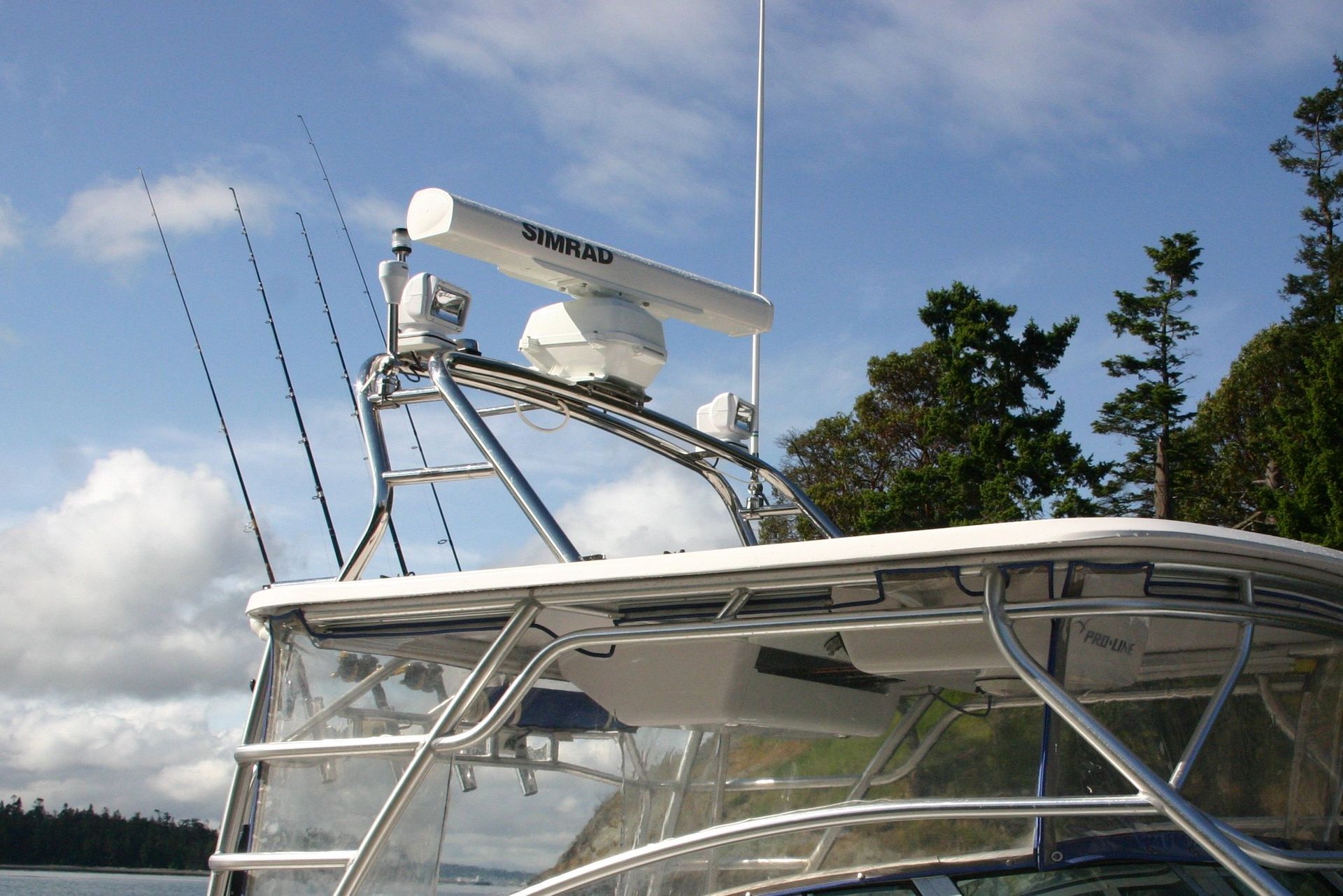 Roof Top Radar Arch by Tanner Manufacturing on a Grady White boat
