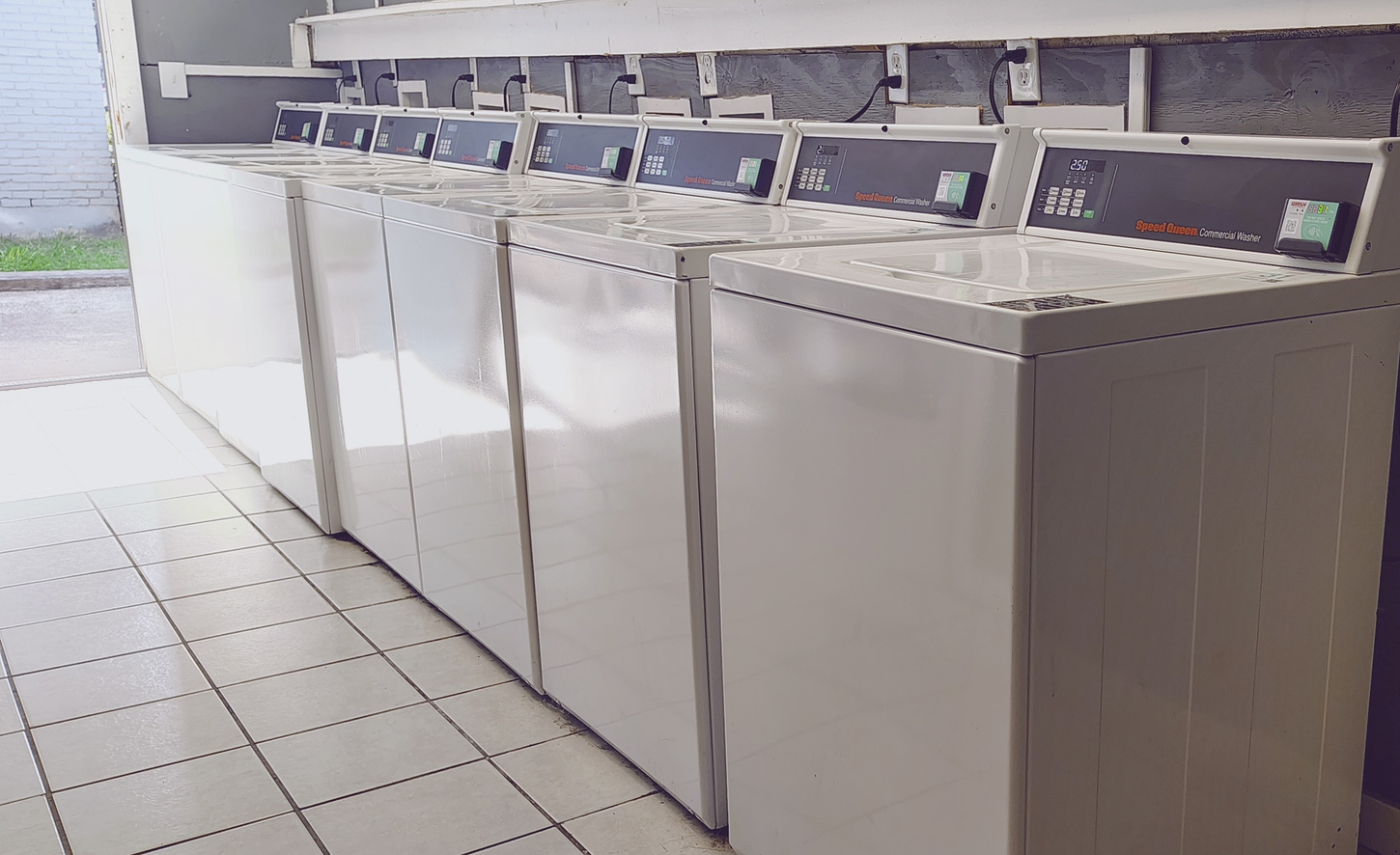 laundry room with washers
