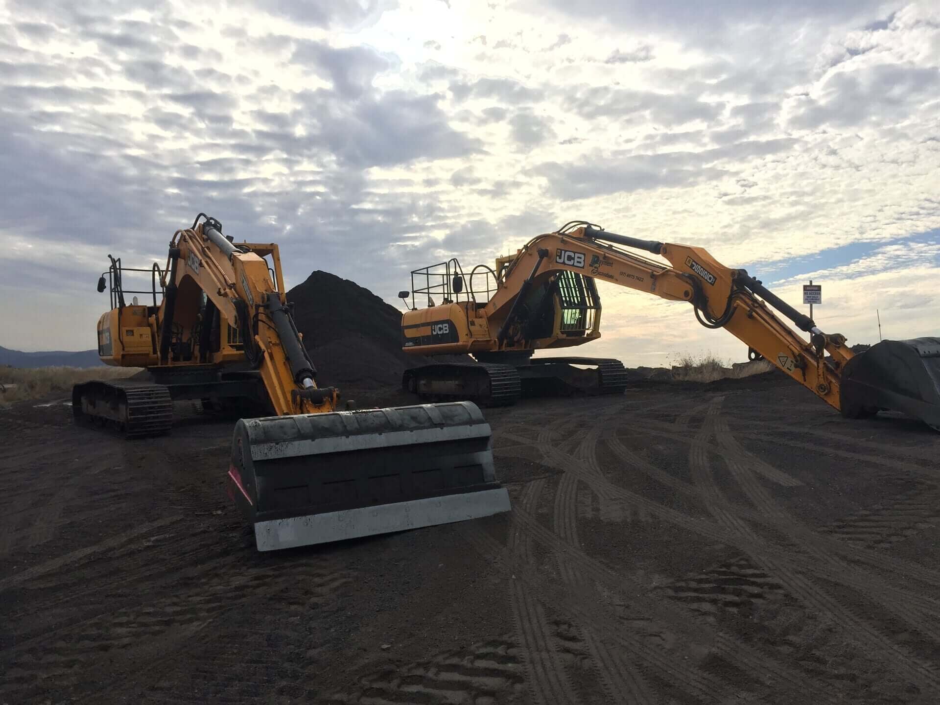 Excavation equipment digging