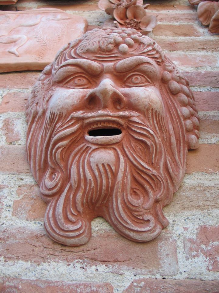 maschera in terracotta di uomo com barba