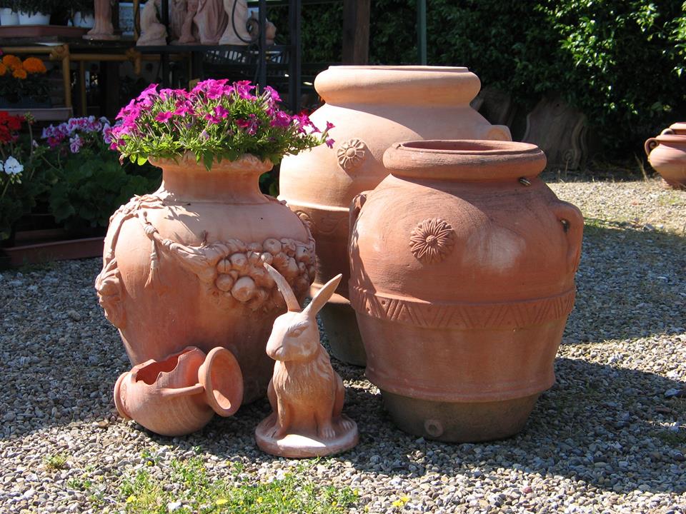 terracotta amphorae with flowers