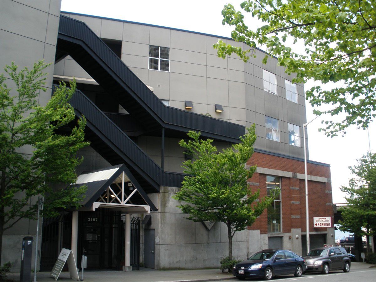 Elliott Court exterior