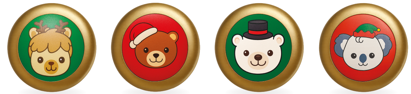 Quattro decorazioni natalizie rotonde: lama, orso, orso polare, koala, ciascuna con cappellini festivi e bordi dorati.