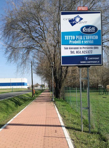 cartellone pubblicitario