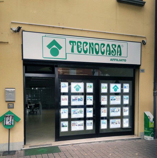insegna tecnocasa