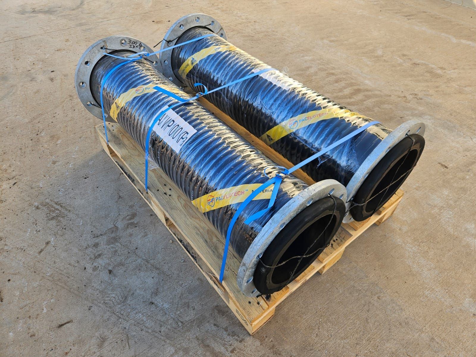 Purpose built to integrate with poly suction lines, our 1.2m suction hose assemblies provide flexibility and absorb vibration between pump and suction setup, reducing stress and preventing cracks in poly systems. Available in sizes from 100mm - 600mm.