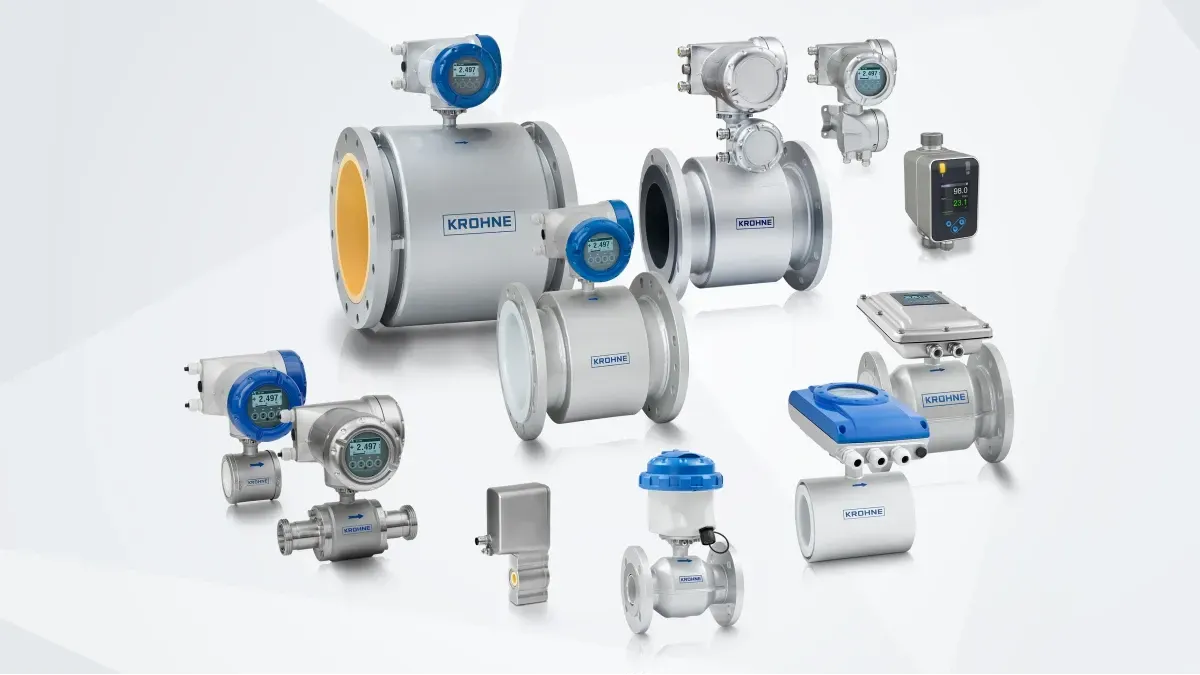 All KROHNE flow meters have the option available for remote or compact display units. The remote heads require power from a source such as your pump and can be mounted alongside your pump set control panel for easy viewing. The compact display mounts directly on the flowmeter and is powered by its own batteries for applications where auxiliary power is unavailable.