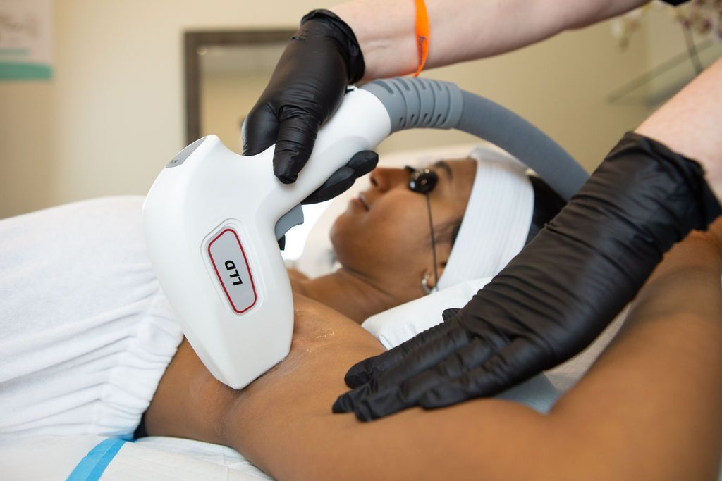 Armpits laser hair removal