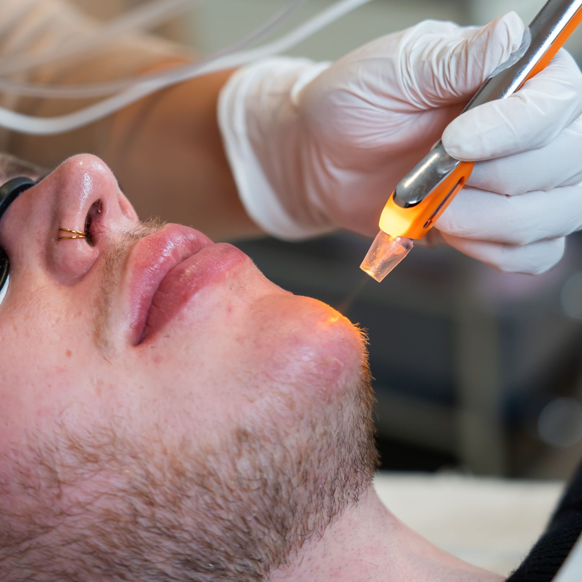 Hydra-jet with customizable LED therapy treats any skin concerns