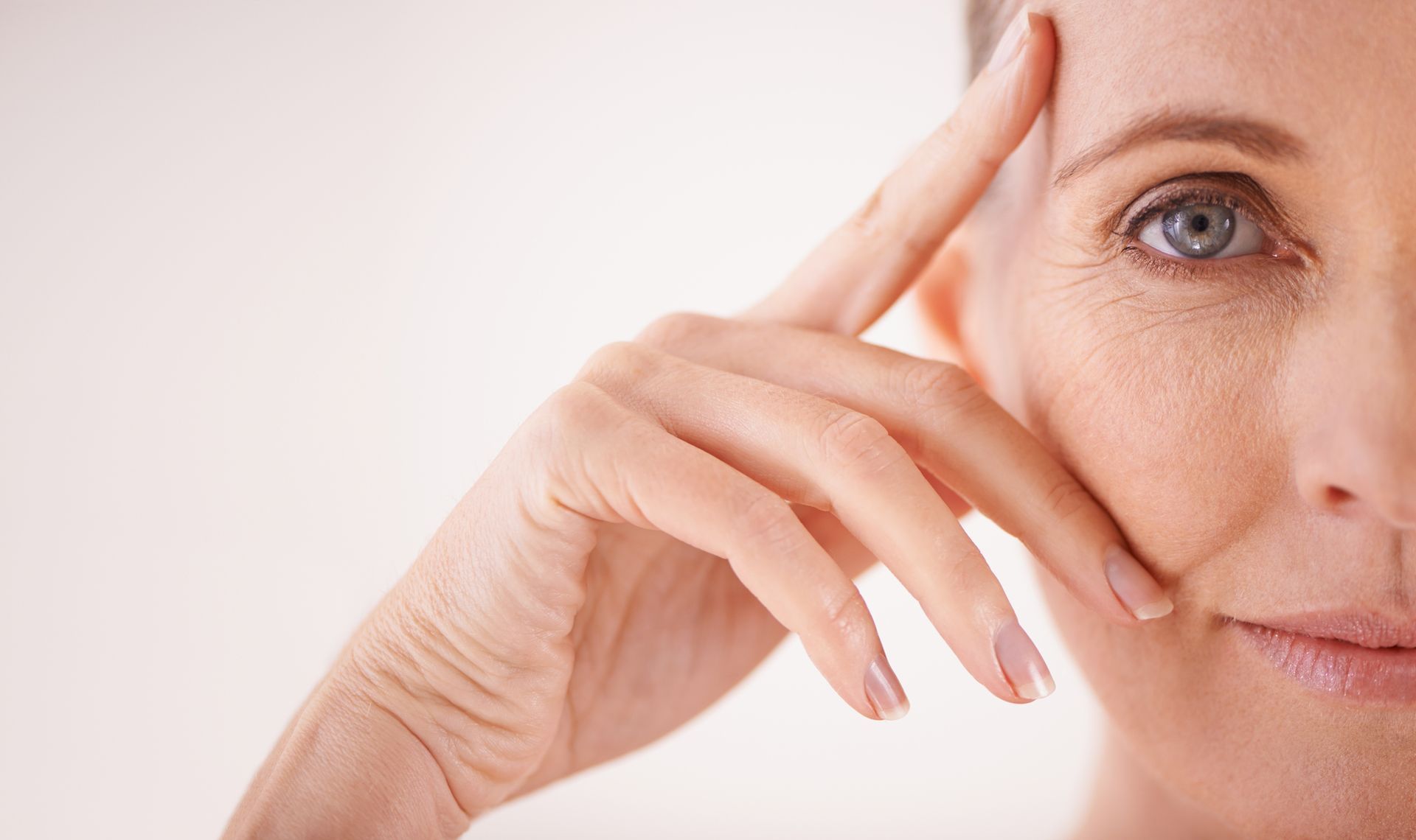 women treating dry skin
