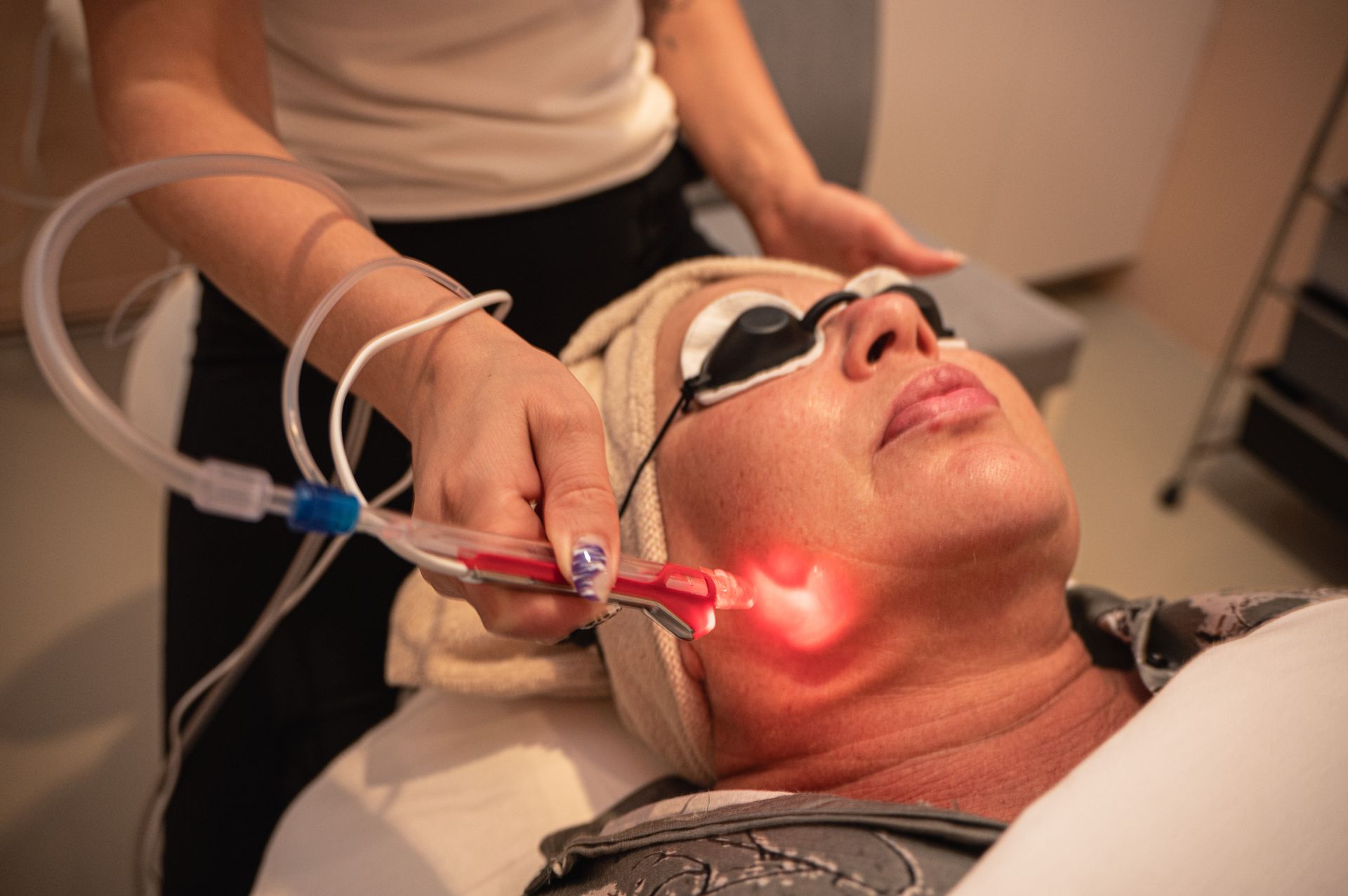 HydraJet LED Facial
