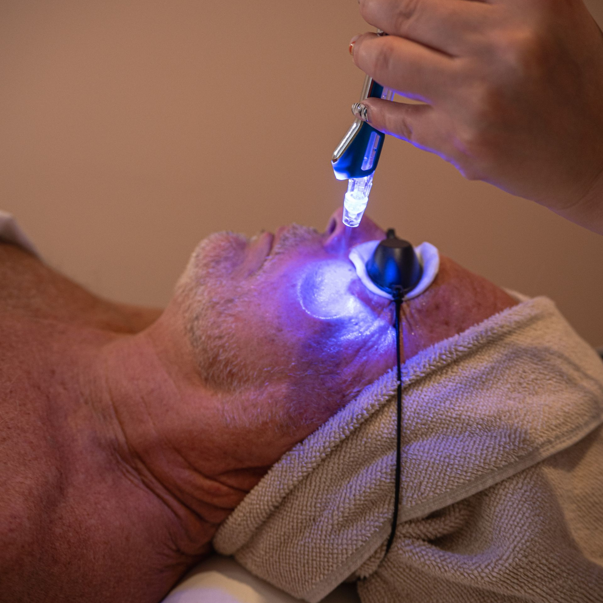HydraJet LED Facial treatment at Gustil Aesthetics Amsterdam