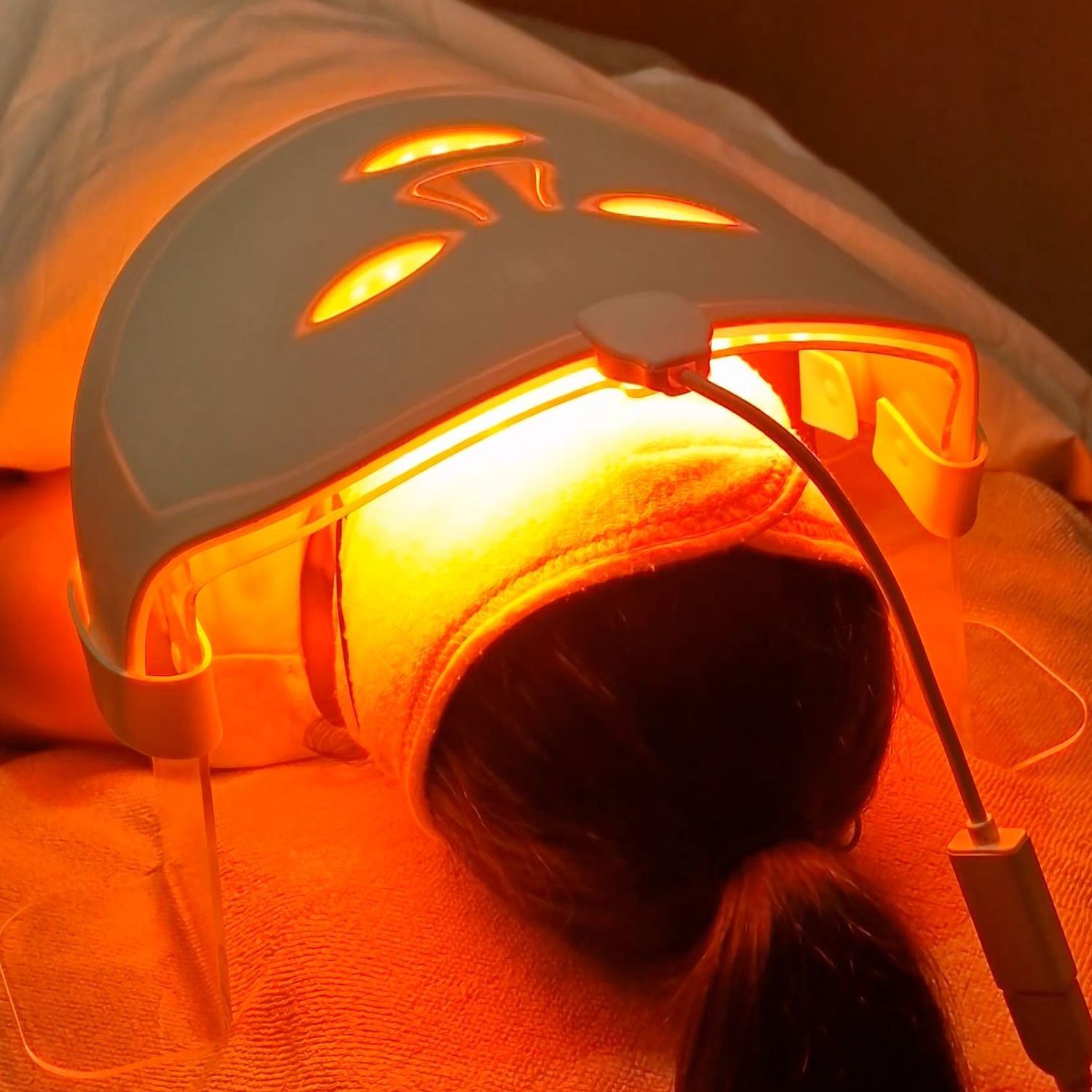 Gustil Facial Lifting Treatment