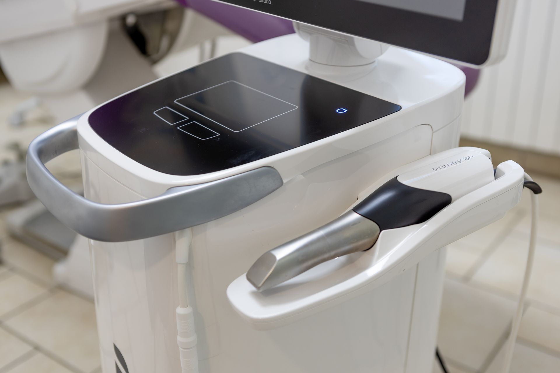 Macchinario per servizi di odontoiatria digitale a Firenze