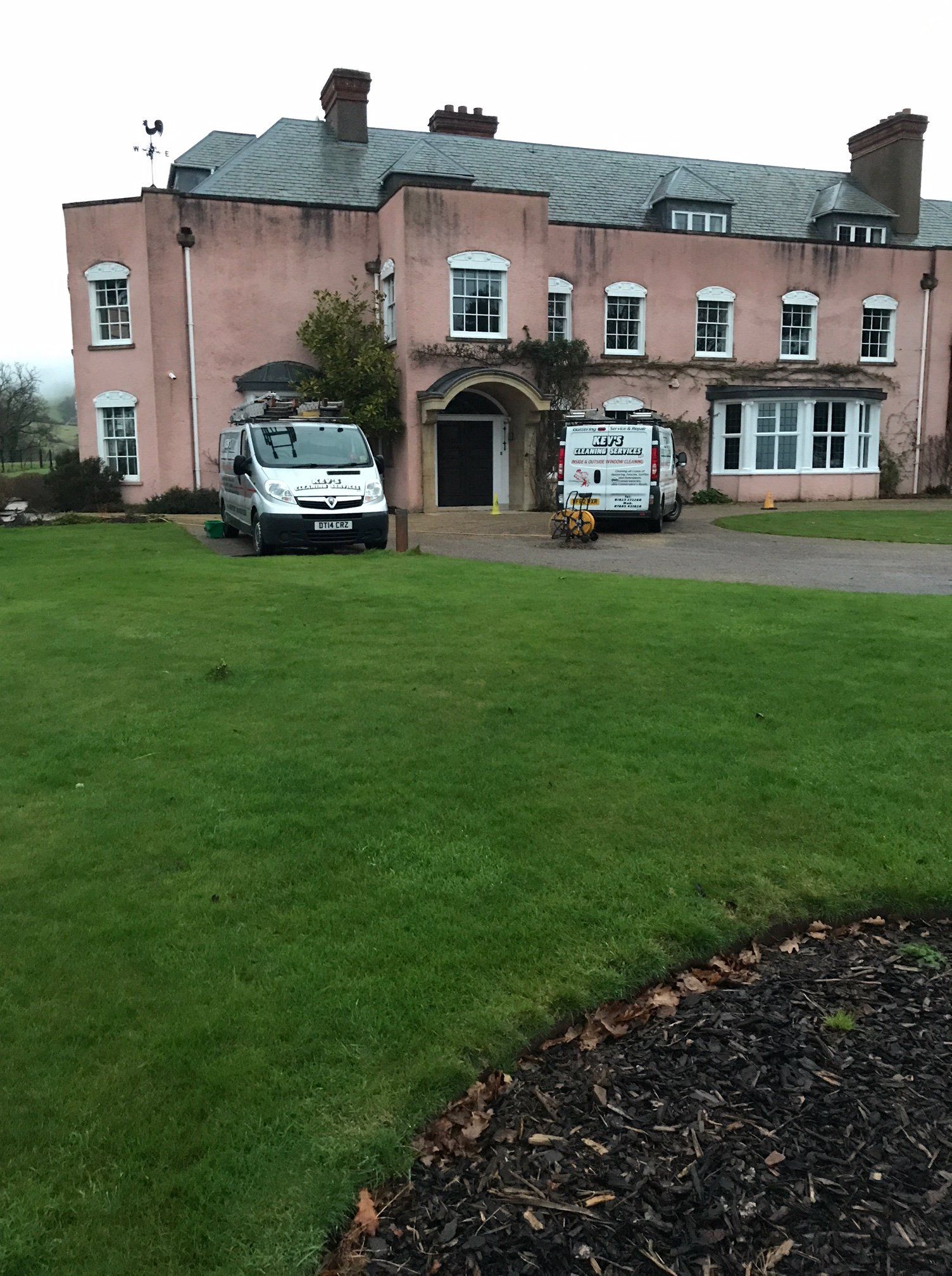 A building with cars