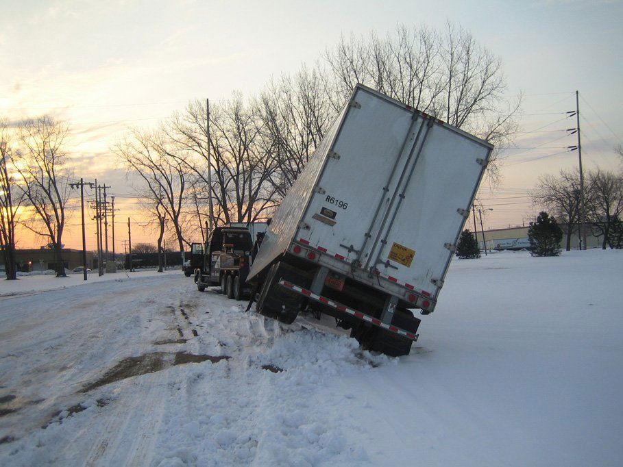Heavy Truck — Green Bay, WI — Glenn’s 24hr Towing