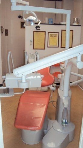 poltrona del ambulatorio del dentista