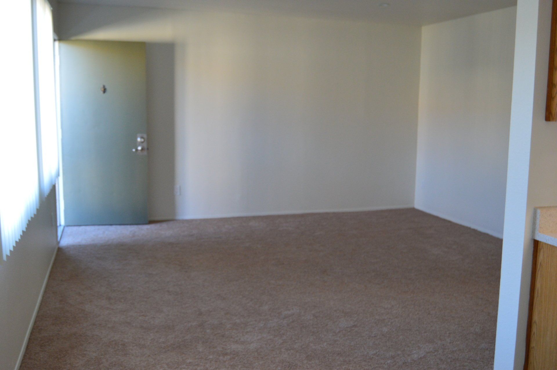 Park Haven Apartments - Living Room and Entryway
