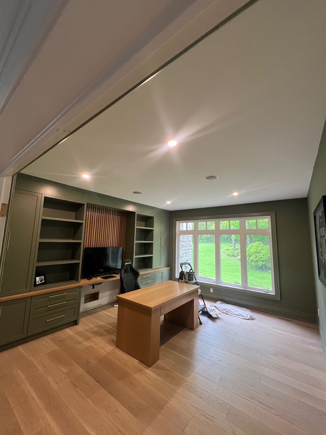 pot light install for home offics.