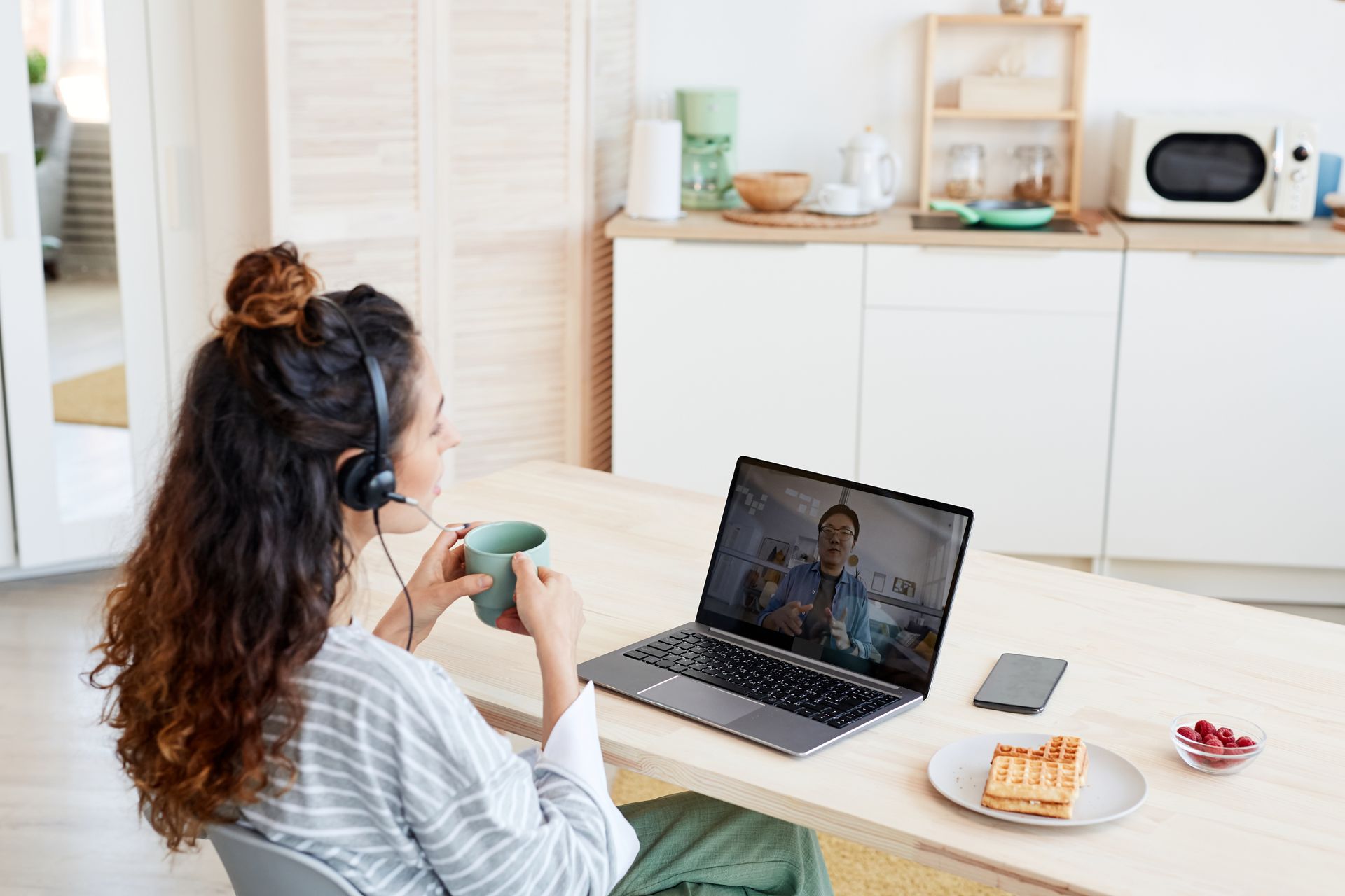 Essential Checklist for Video Call Etiquette: 20 Do's and Don'ts