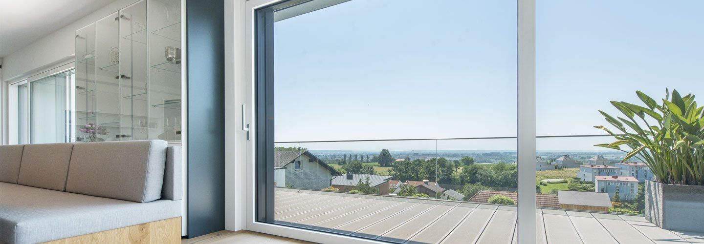 porta finestra vetrata con panorama