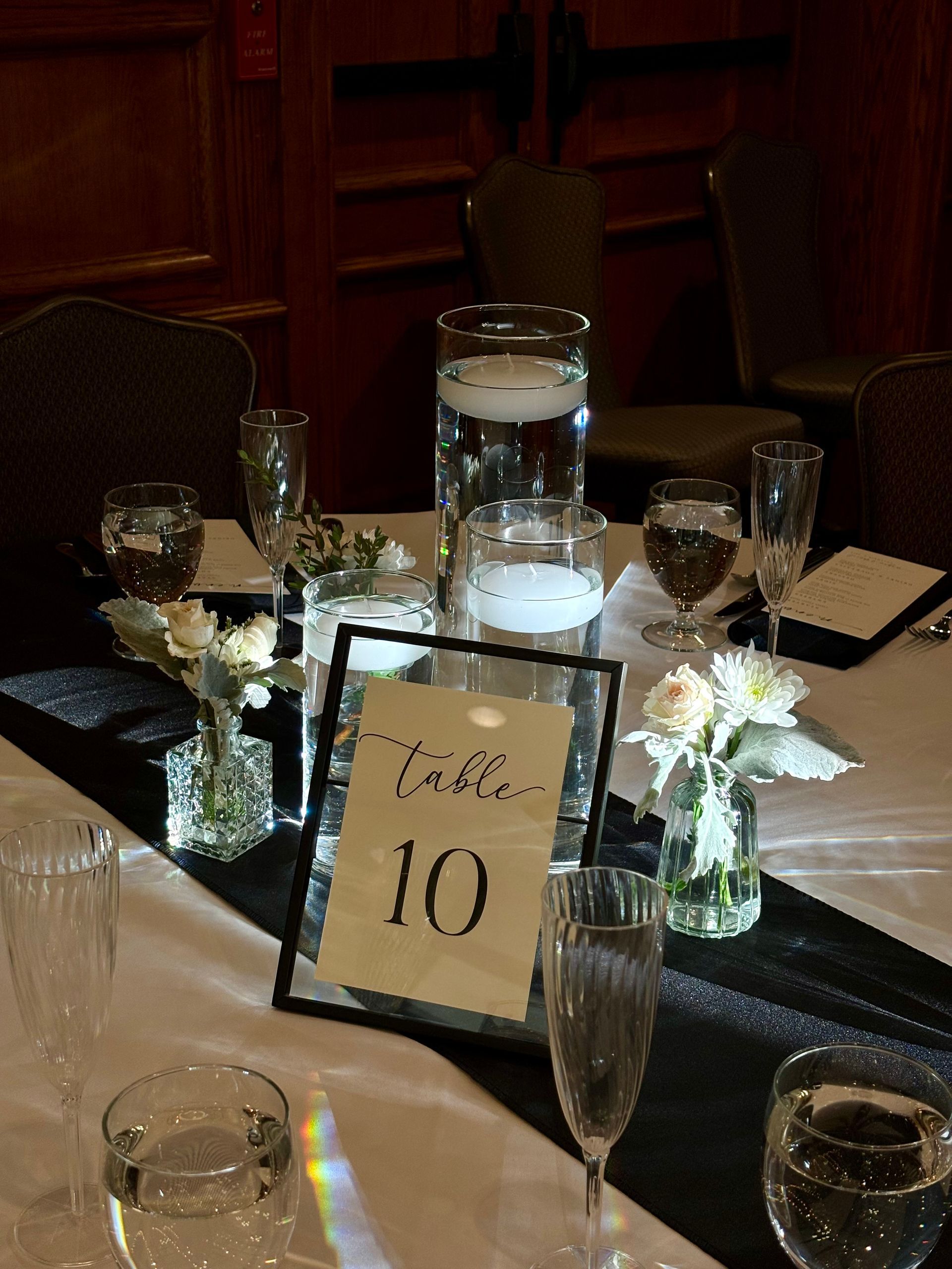 Community House of Moorestown Guest Table