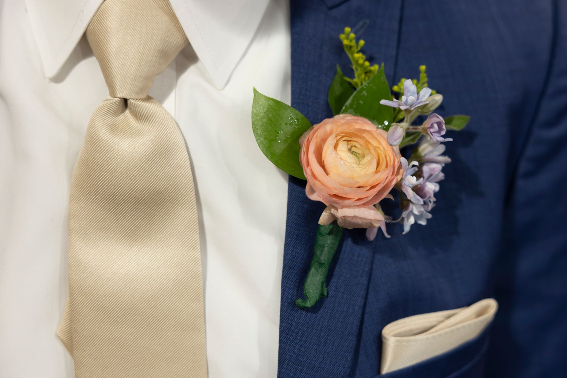 Ranunculus boutonniere