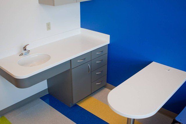 exam table with sink