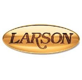 A gold oval plaque with the word larson on it.