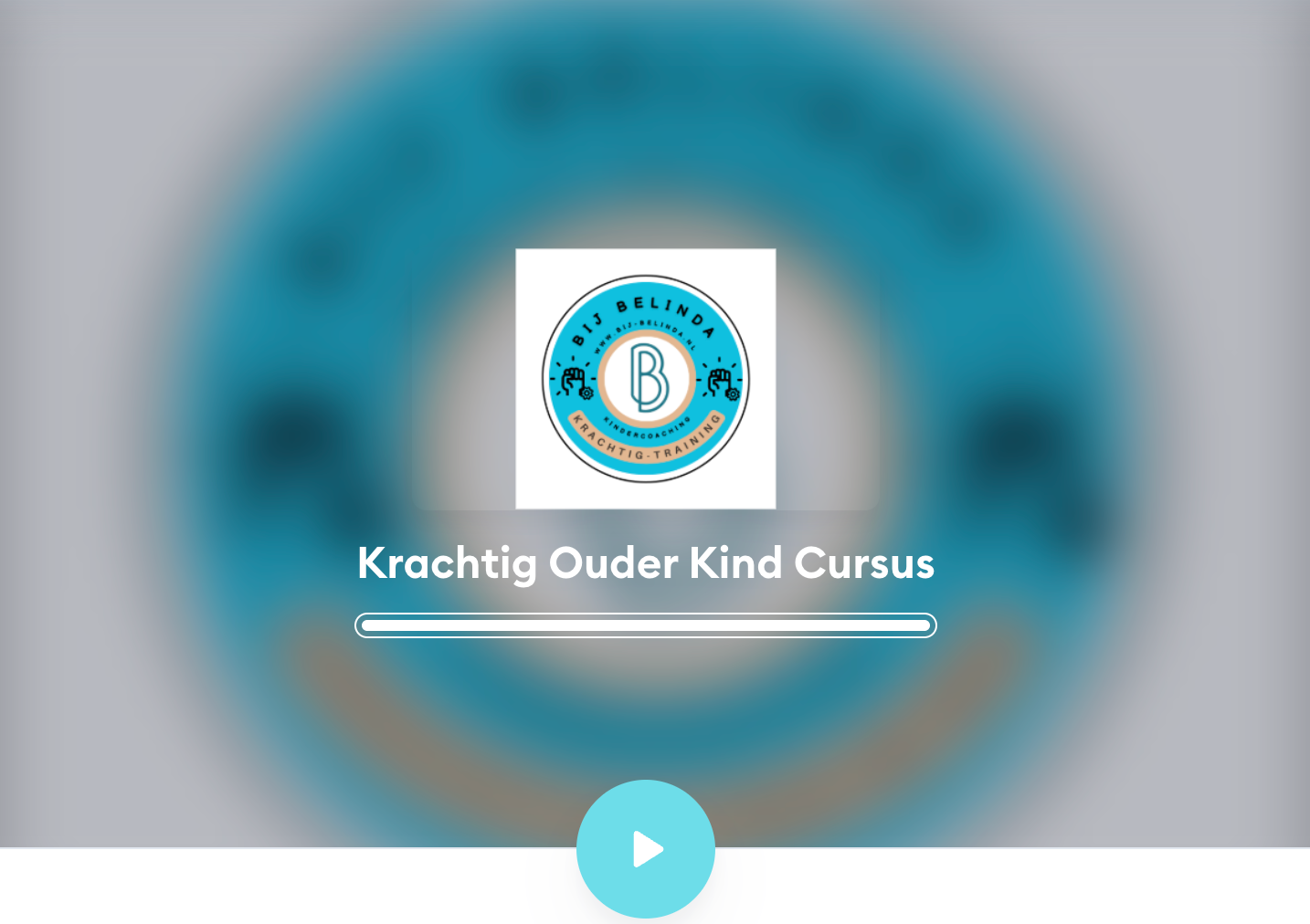 A turquoise and white graphic with text: Samen Krachtig Tegen Pesten - Ouder en Kind Cursus.
