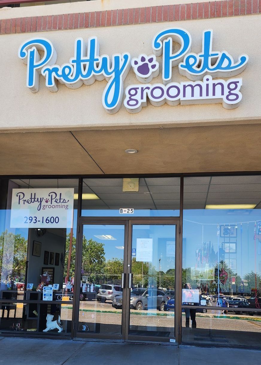 The front of a pretty pets grooming shop