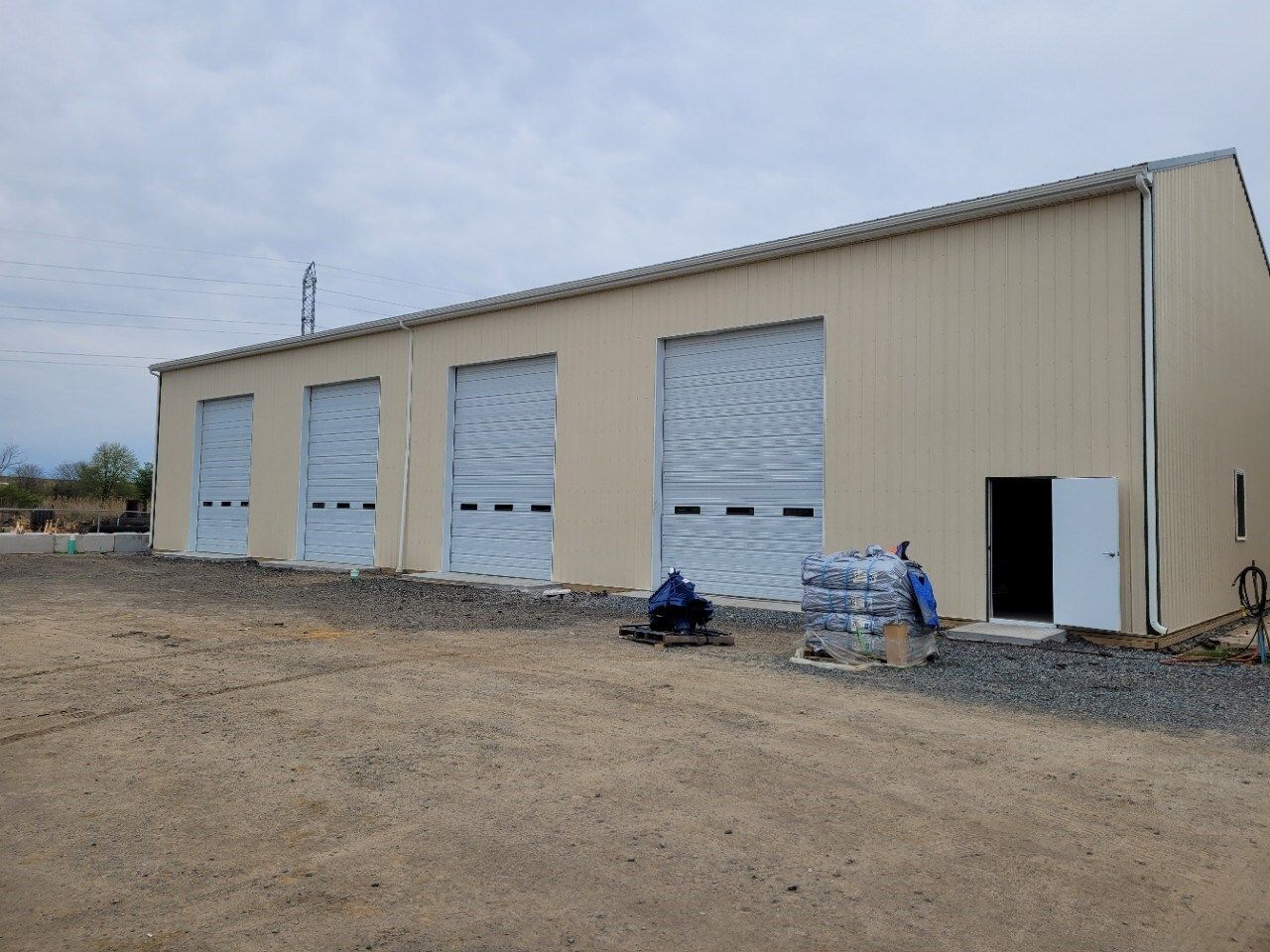 commercial pole barn