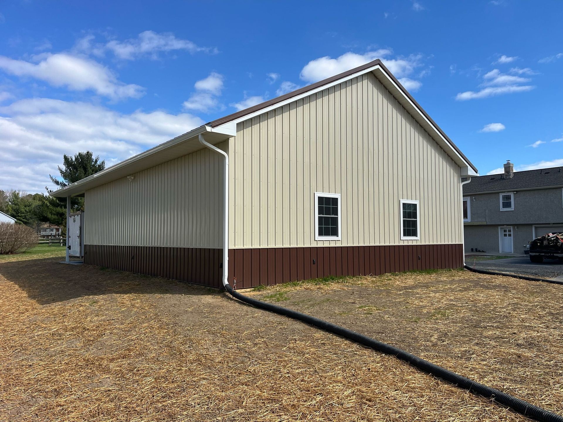32x52 pole barn