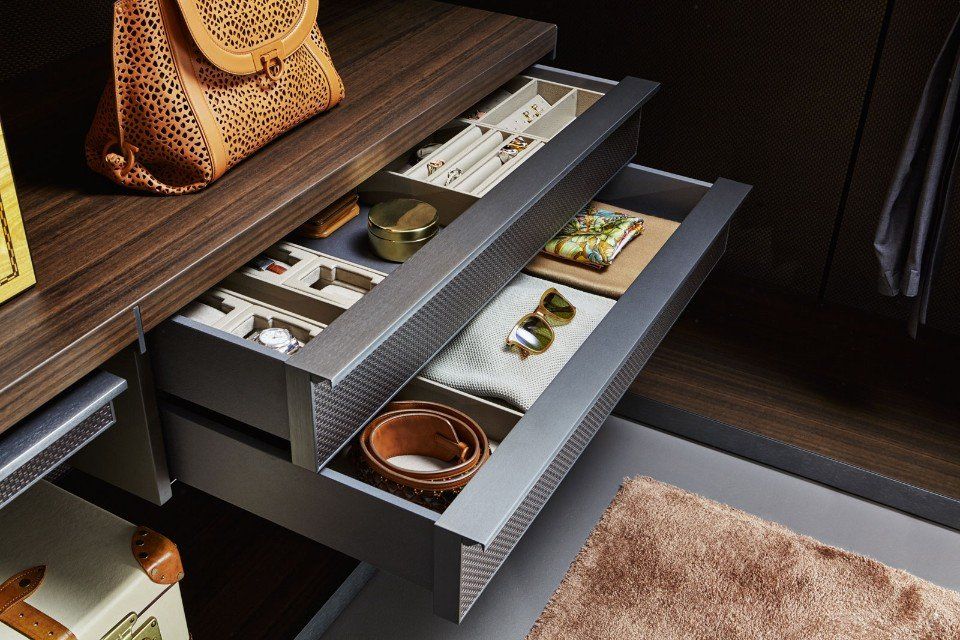 cassetti di una cabina armadio