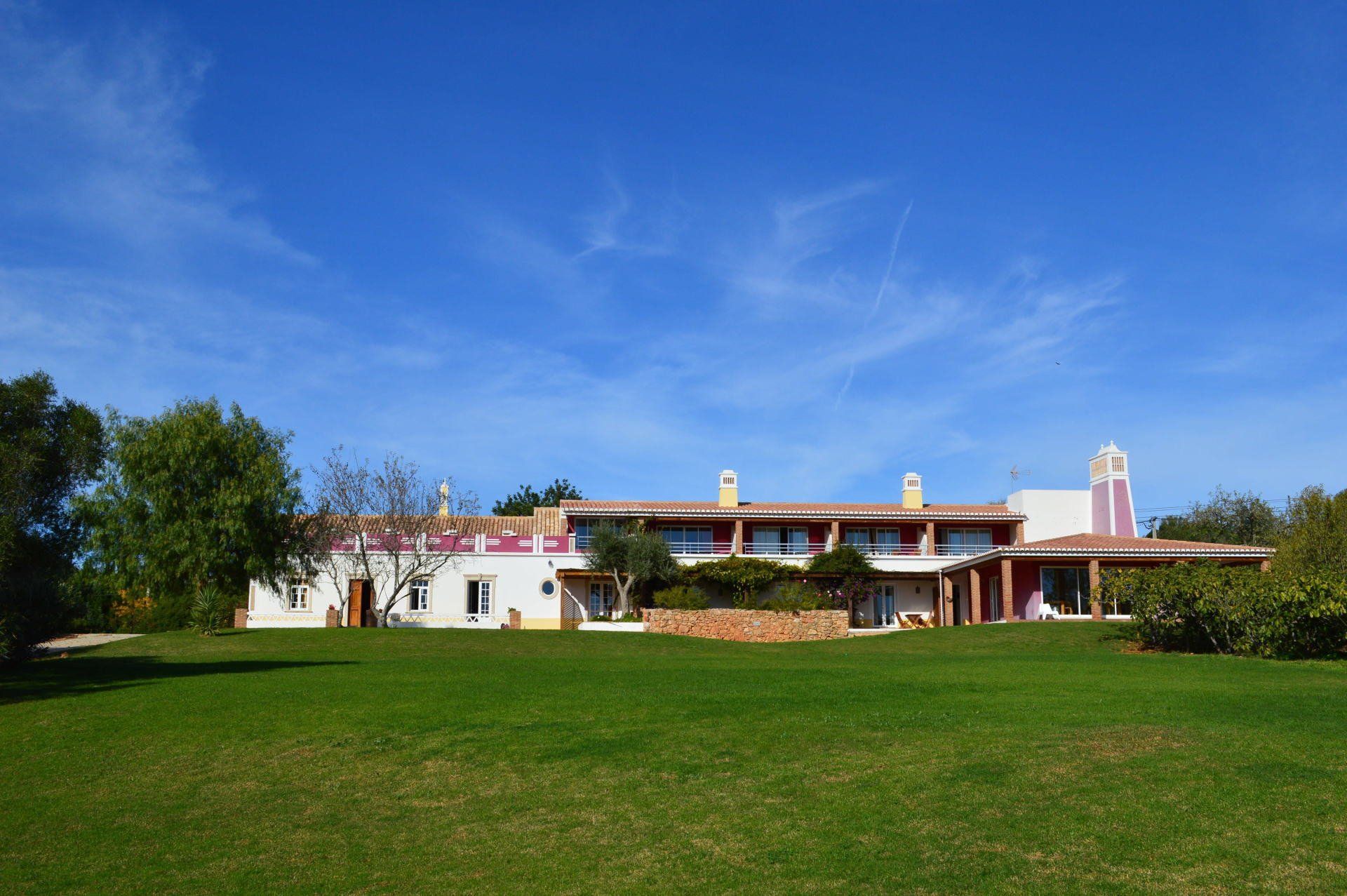 Vista da Quinta da Mesquita a partir da relva