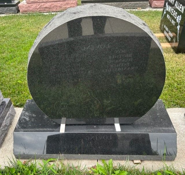 Rounded Tombstone — Ottumwa, IA — Fuller Monument