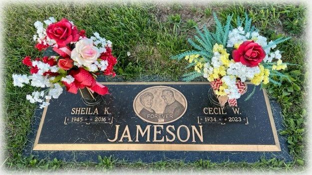 Kenneth G Youngkrantz Gravestone — Ottumwa, IA — Fuller Monument