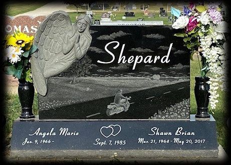 Gravestone With Tree Design — Ottumwa, IA — Fuller Monument