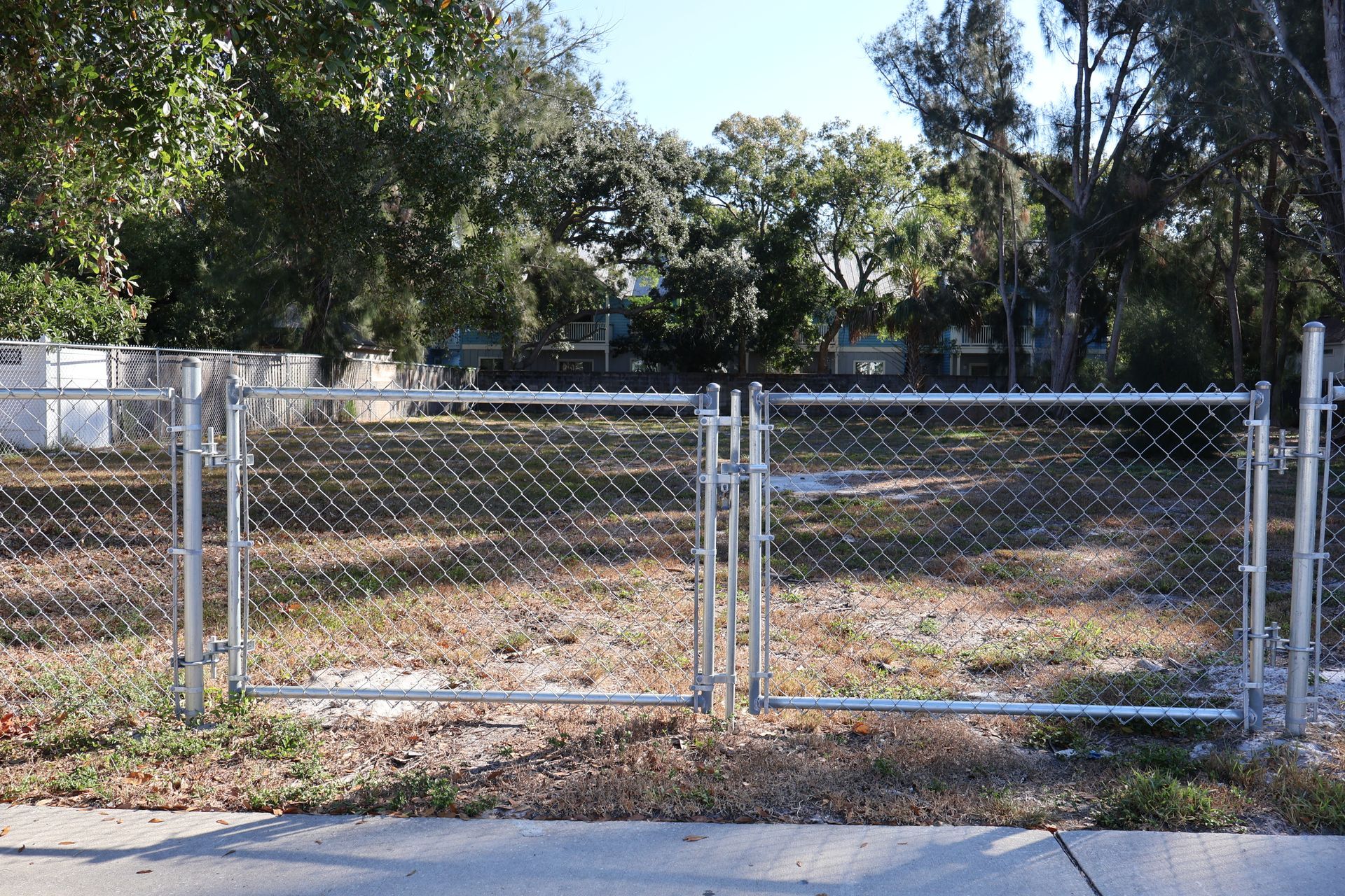 Residential chain link fence installation in Tampa, FL