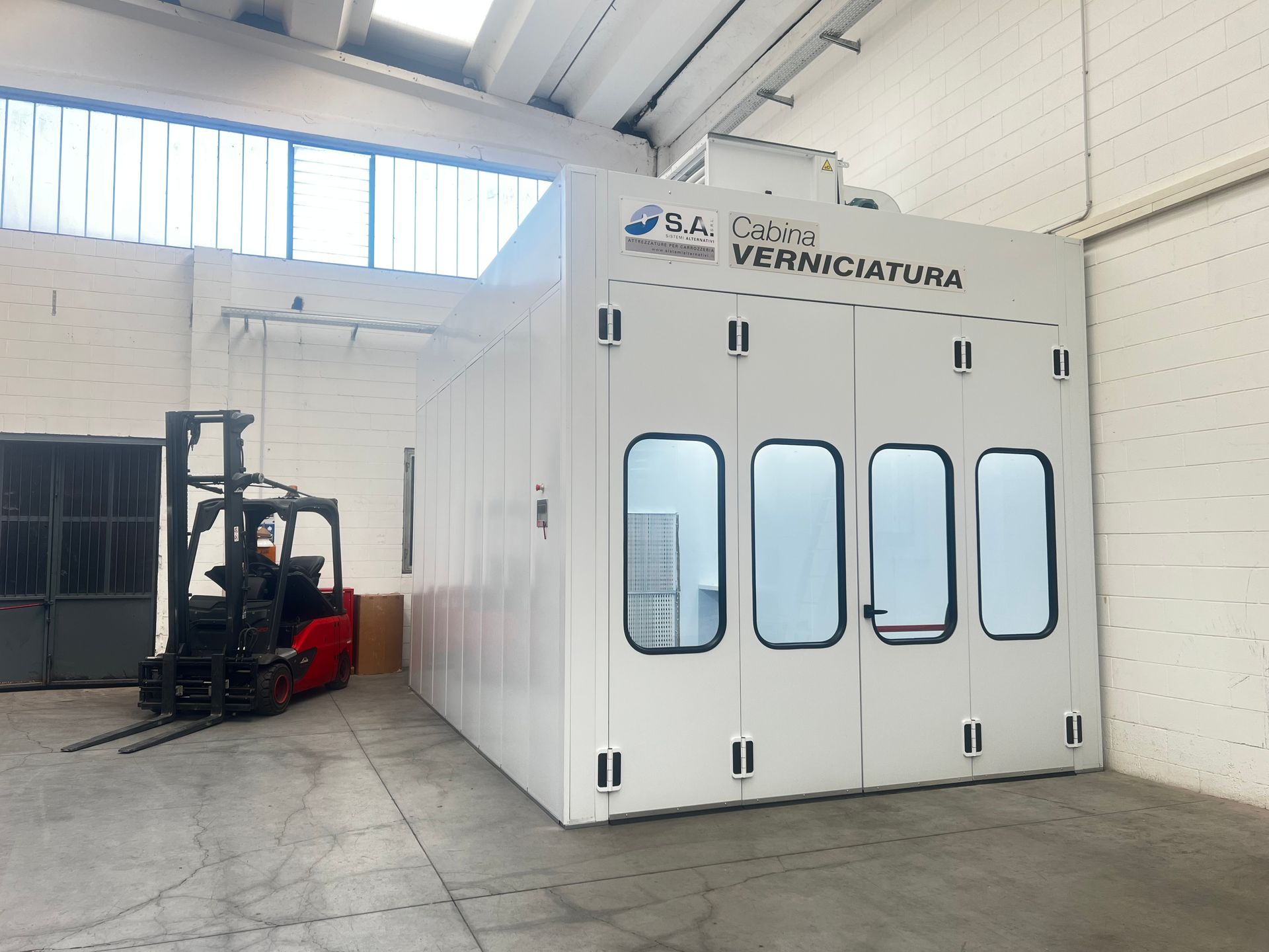 esterno cabina di verniciatura