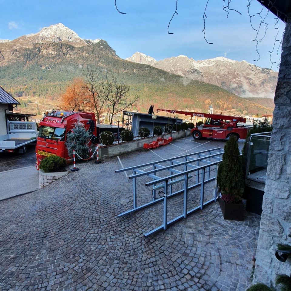 Autogrù in montagna