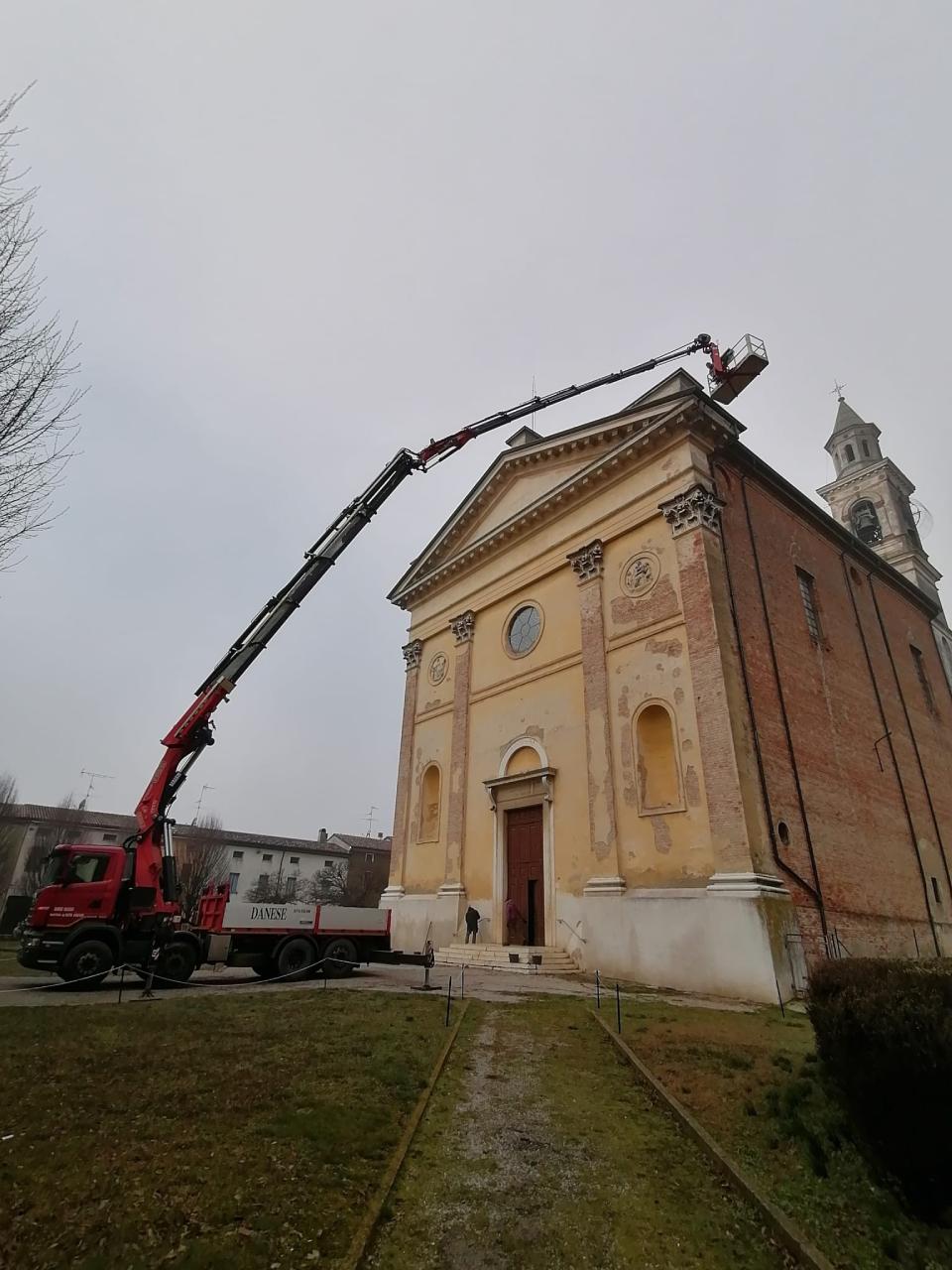 Intervento su chiesa