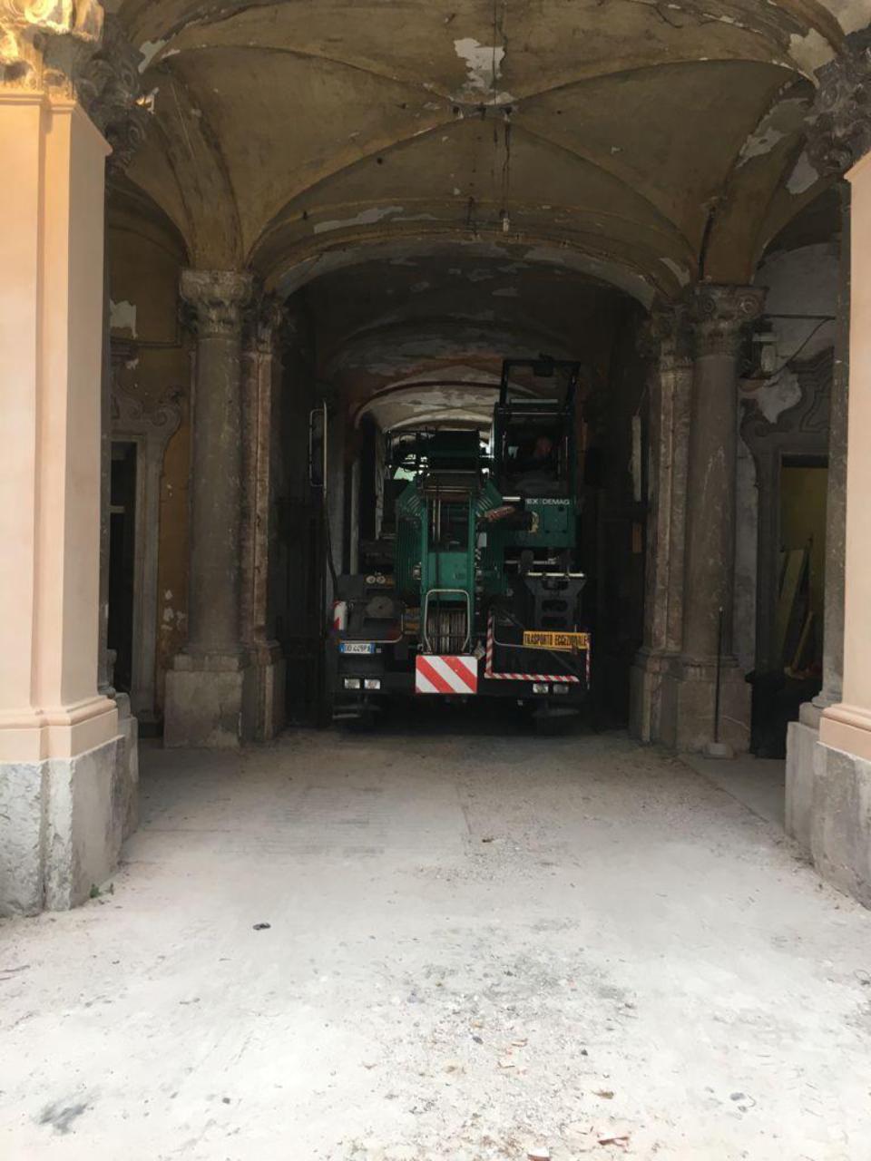 Autogrù in spazi ridotti